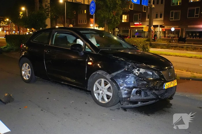 Automobilist rijdt scooterrijder aan