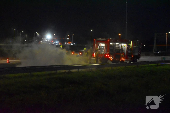 Auto uitgebrand op A12
