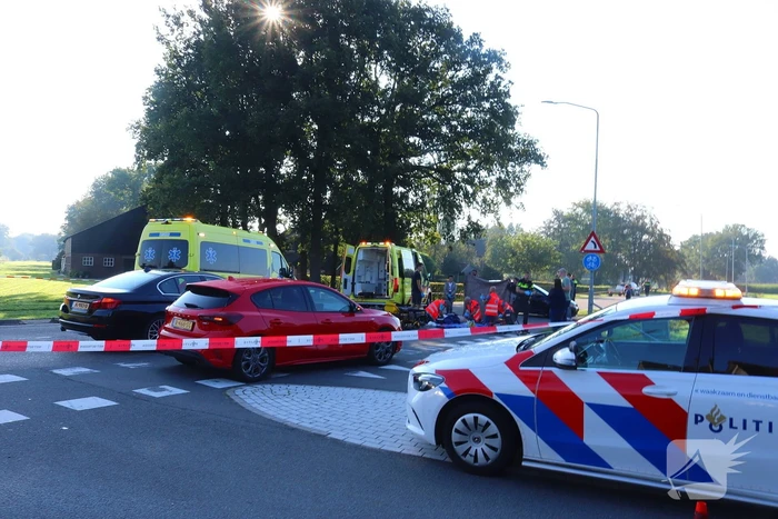 Wielrenner geschept door auto, traumateam ingezet