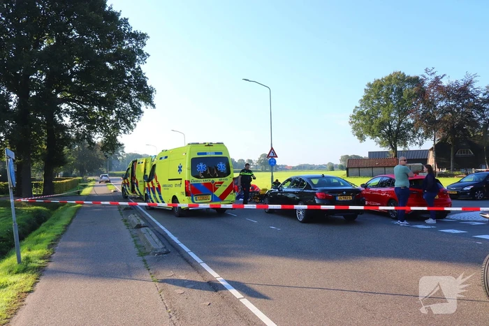 Wielrenner geschept door auto, traumateam ingezet