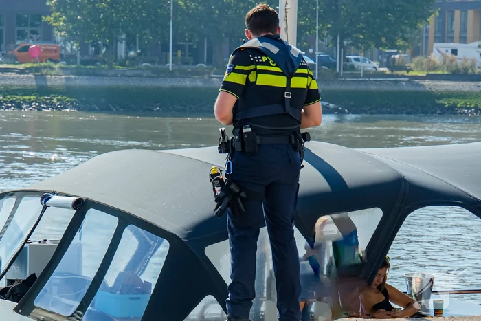 Koelvloeistoflekkage op motorblok pleziervaartuig