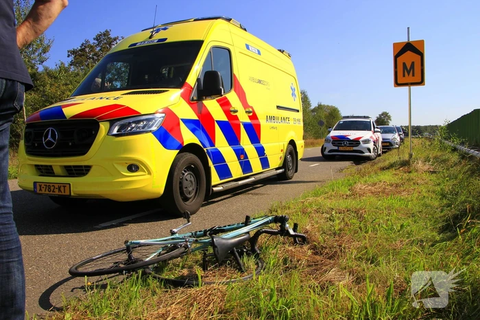 Wielrenfiets gebroken na ongeval met motor