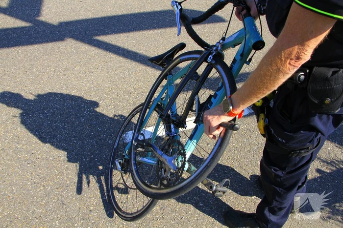 Wielrenfiets gebroken na ongeval met motor