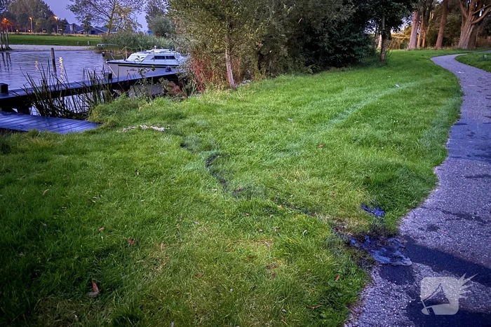 Omstanders doven brand bij steiger