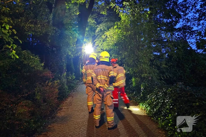 Grote tak valt naar beneden tijdens brandweer inzet