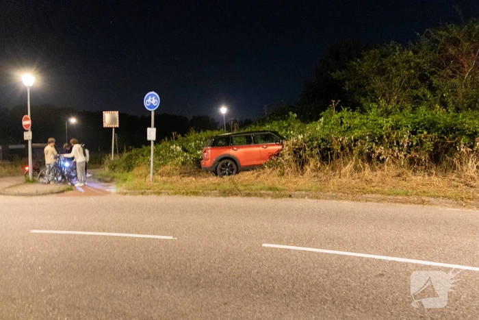 Minderjarige botst met personenauto tijdens joyride