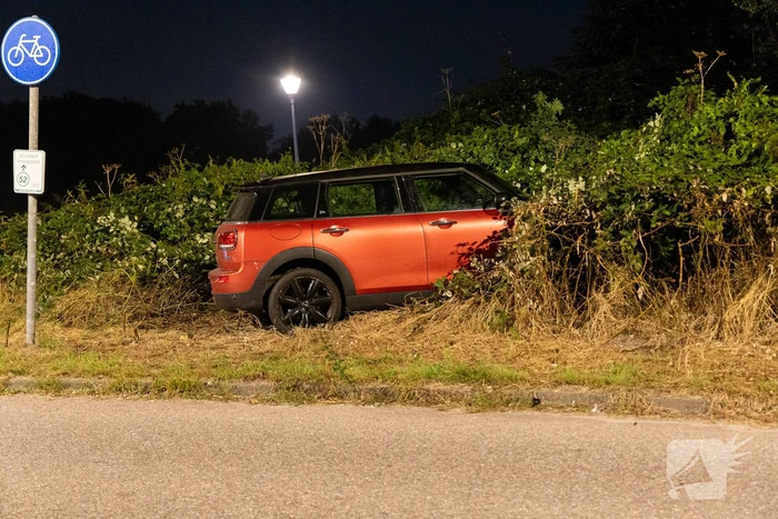 Minderjarige botst met personenauto tijdens joyride