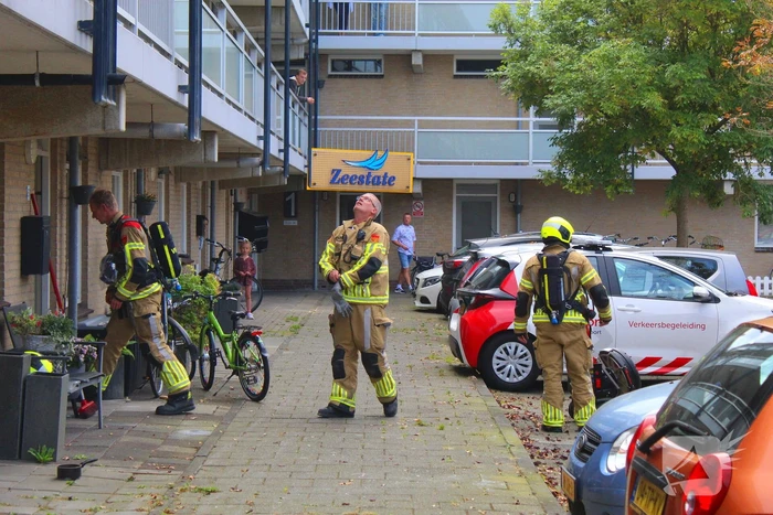 Raam ingeslagen voor pan op het vuur