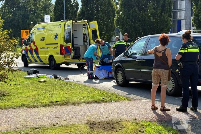 Fietser zwaargewond bij aanrijding met personenauto