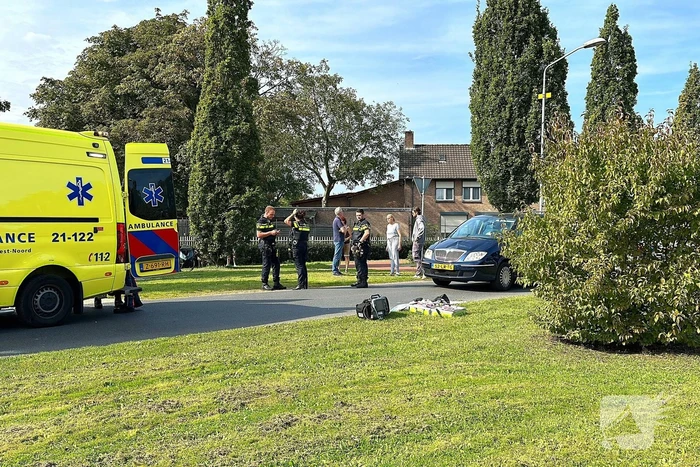 Fietser zwaargewond bij aanrijding met personenauto
