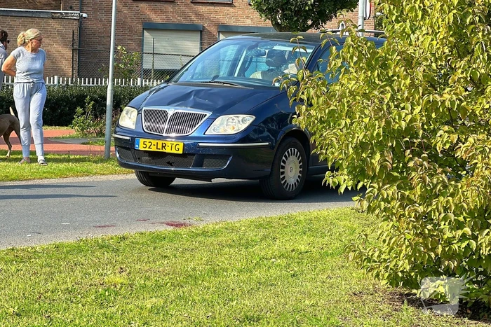 Fietser zwaargewond bij aanrijding met personenauto