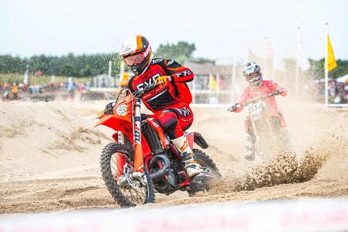 Duizenden toeschouwers bij 37e strandcross Vlissingen