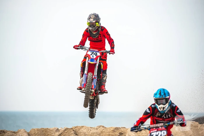 Duizenden toeschouwers bij 37e strandcross Vlissingen