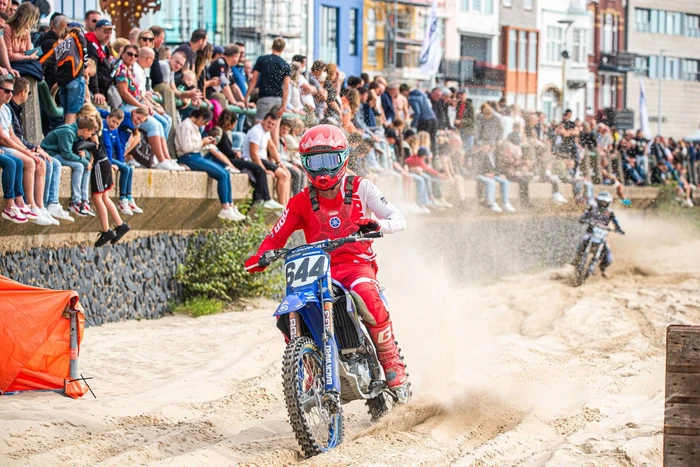 Duizenden toeschouwers bij 37e strandcross Vlissingen