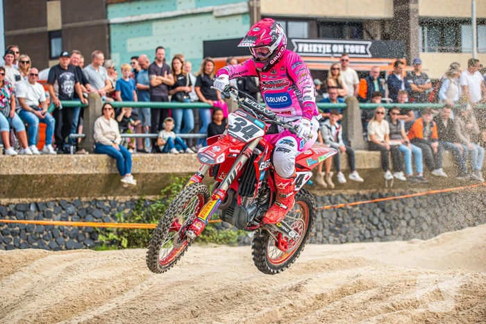 Duizenden toeschouwers bij 37e strandcross Vlissingen