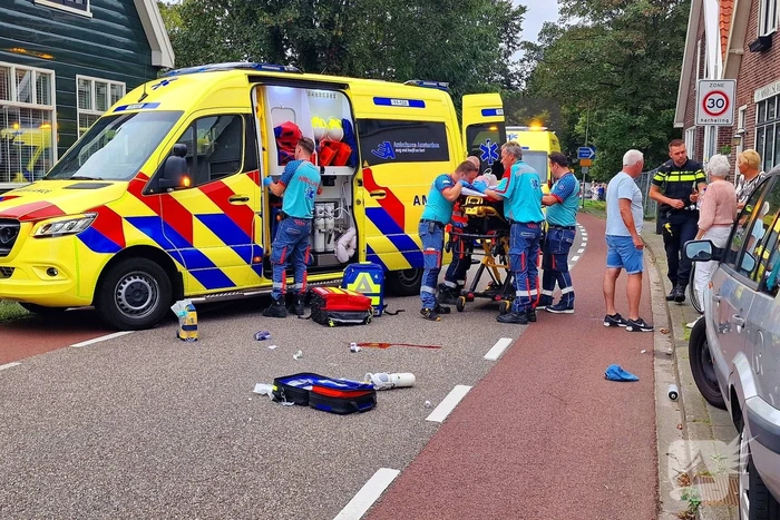 Fietser zwaargewond bij aanrijding met personenauto