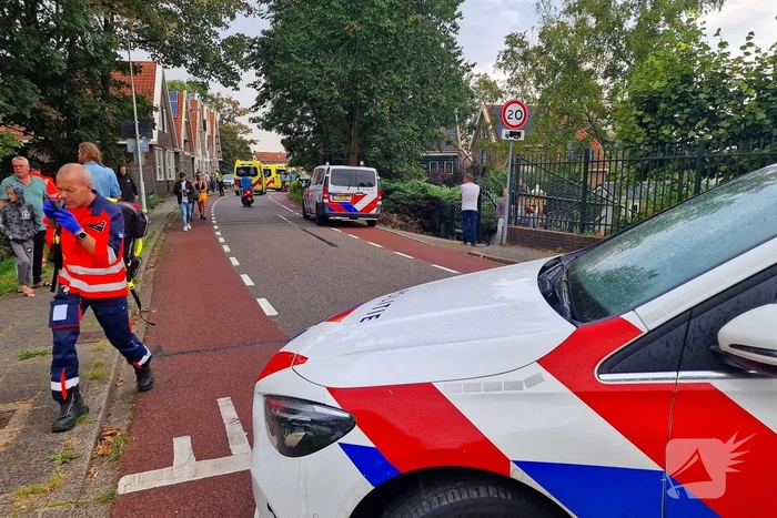 Fietser zwaargewond bij aanrijding met personenauto