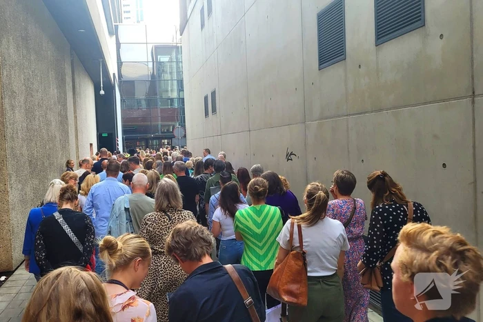 Evacuatie bij musical Moulin Rouge! met Carlo Boszhard na brandalarm