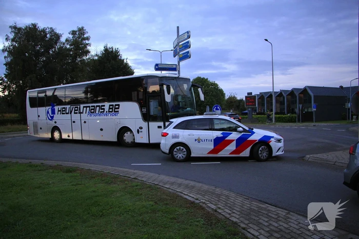 Scooterrijder gewond bij aanrijding op rotonde