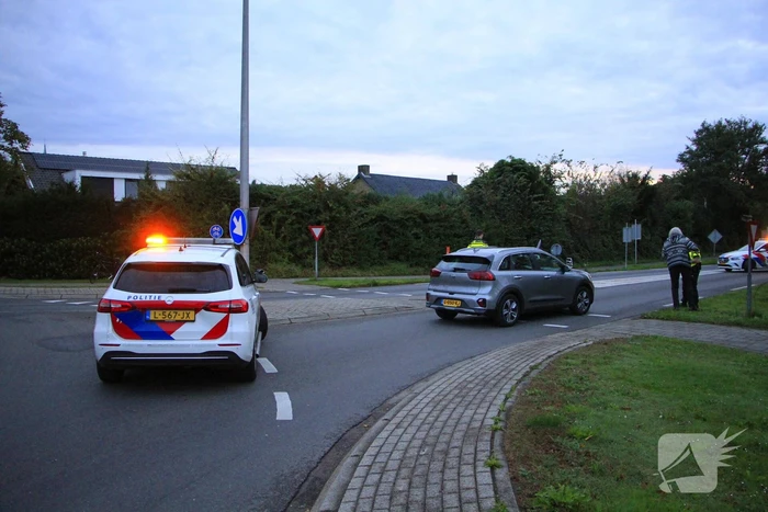 Scooterrijder gewond bij aanrijding op rotonde