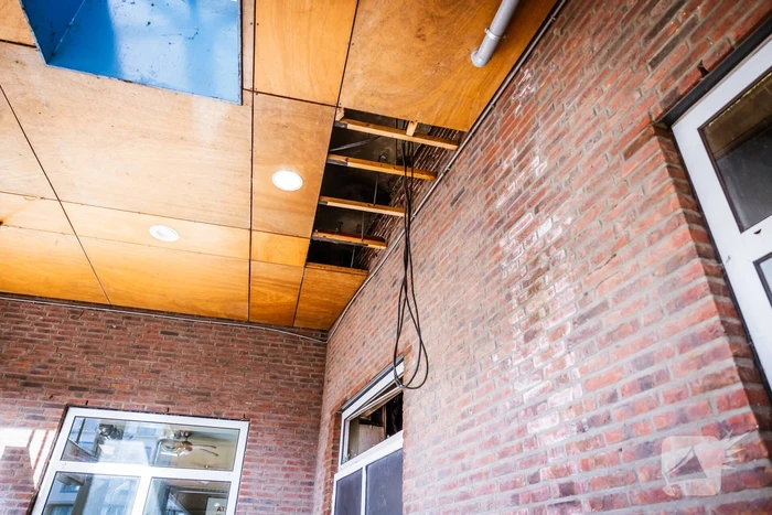 Enorme schade en woningen onbewoonbaar