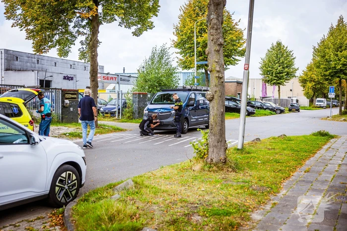 Ambulance vervoert gewonde na aanrijding