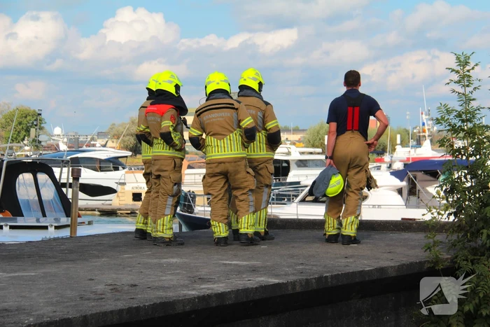 Kortsluiting veroorzaakt rookontwikkeling op boot