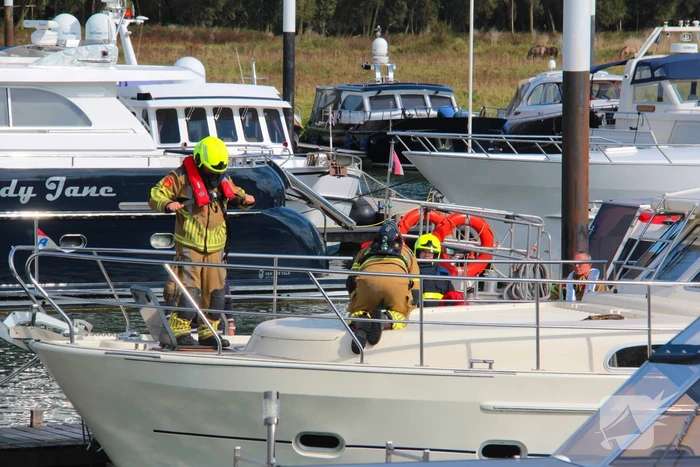 Kortsluiting veroorzaakt rookontwikkeling op boot
