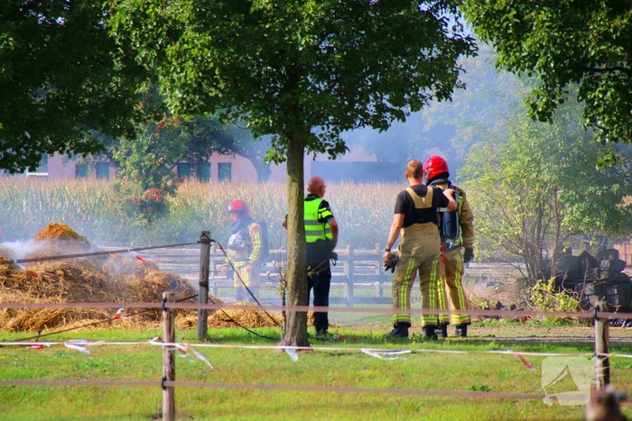 Smeulende mesthoop zorgt voor brandweeractie