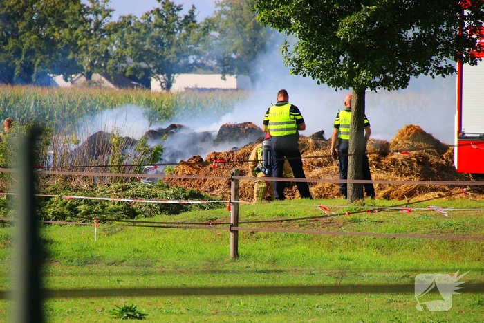 Smeulende mesthoop zorgt voor brandweeractie