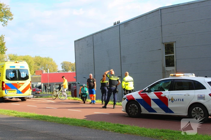 Gewonde na aanrijding tussen fietser en scooter