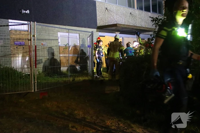 Ernstig gewonde na meterslange val in liftschacht