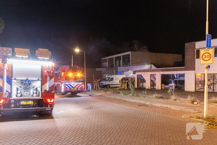 Brand in kledingcontainer veroorzaakt schade aan kringloopwinkel