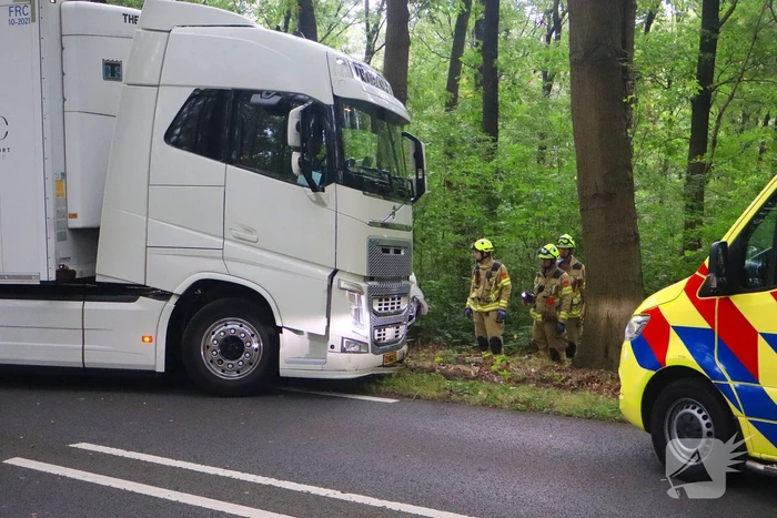 Ernstig ongeval tussen vrachtwagen en personenauto