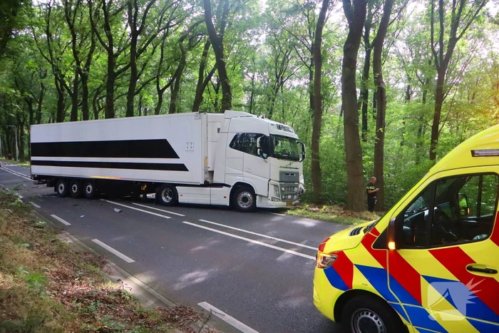 Ernstig ongeval tussen vrachtwagen en personenauto