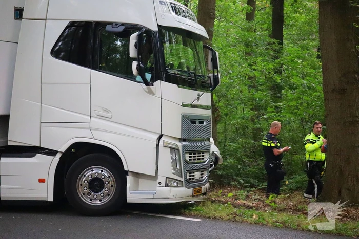 Ernstig ongeval tussen vrachtwagen en personenauto