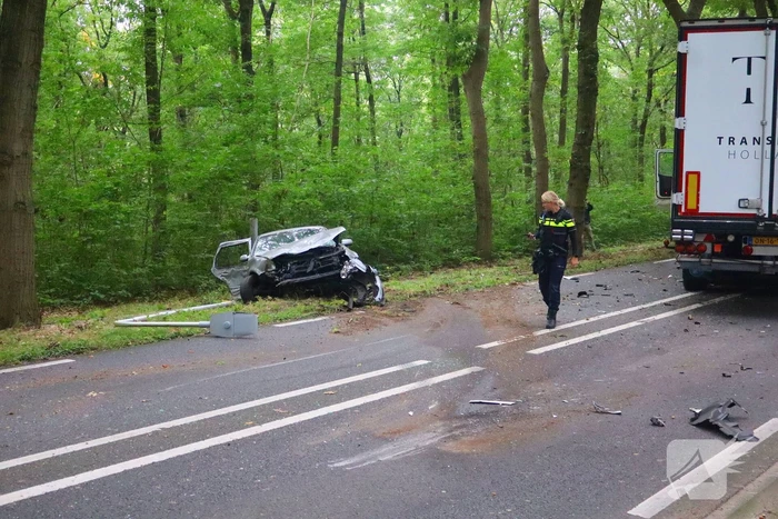 Ernstig ongeval tussen vrachtwagen en personenauto