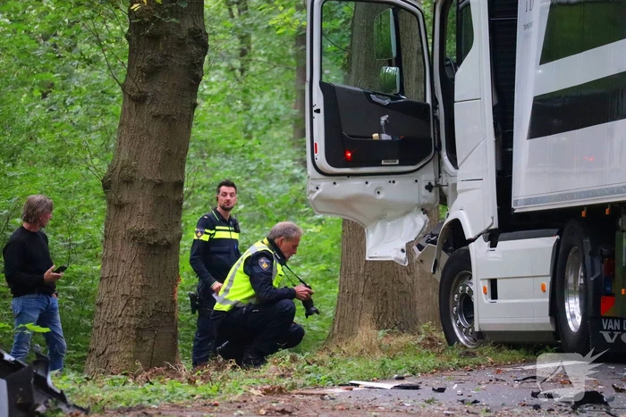 Ernstig ongeval tussen vrachtwagen en personenauto