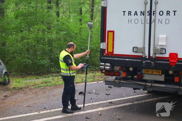Ernstig ongeval tussen vrachtwagen en personenauto