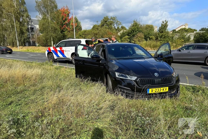 Aanrijding tussen vrachtwagen en auto veroorzaakt vertraging