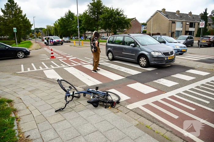 Kind op fiets aangereden bij oversteekplaats