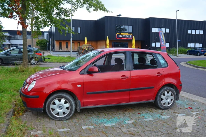 Gesloopte personenwagen aangetroffen