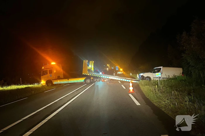 Bestuurder aangehouden na vastgelopen bestelbus