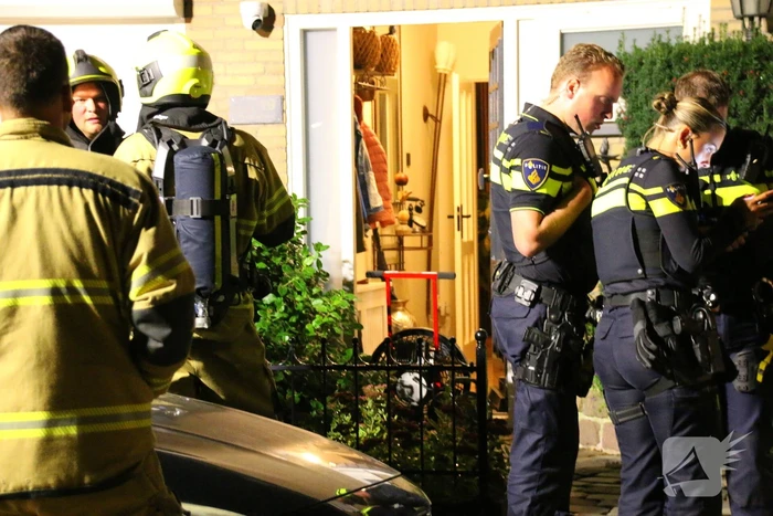 Vermoedelijke brandstichting: materiaal door brievenbus gegooid