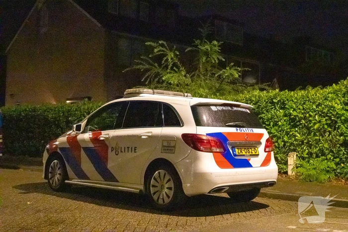 Explosie in achtertuin, politie doet onderzoek