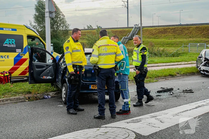 Traumateam ingezet na botsing tussen twee voertuigen