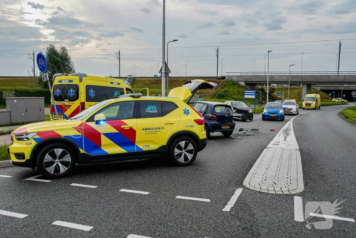 Traumateam ingezet na botsing tussen twee voertuigen