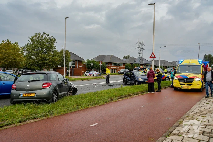 Traumateam ingezet na botsing tussen twee voertuigen
