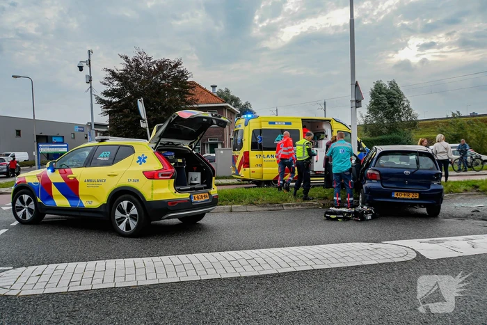 Traumateam ingezet na botsing tussen twee voertuigen