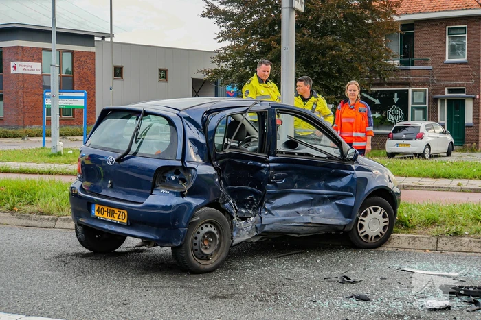 Traumateam ingezet na botsing tussen twee voertuigen